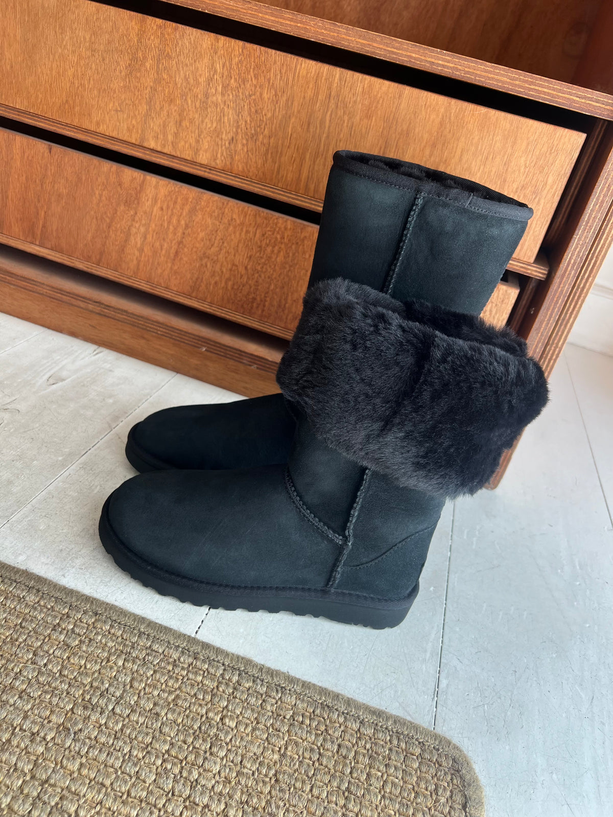 UGG Tall, Black