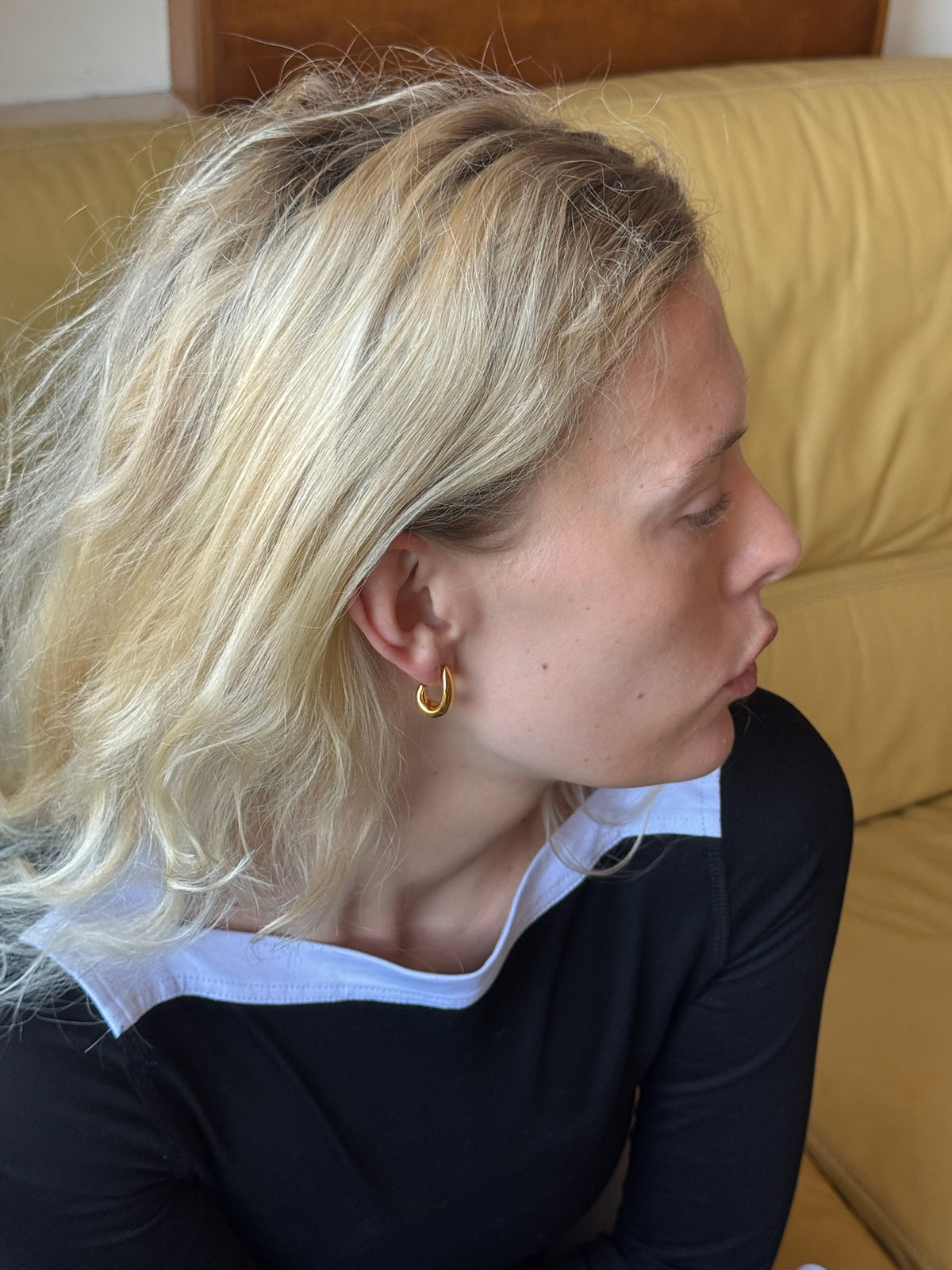 Gold plated hoop earrings women minimalist everyday