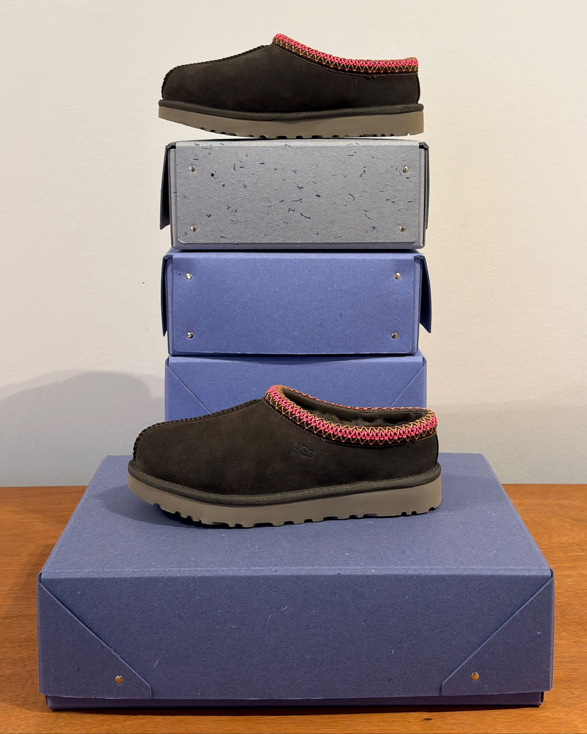 UGG Tasman II women Dense Smoke dark brown suede slip-on with pink braid