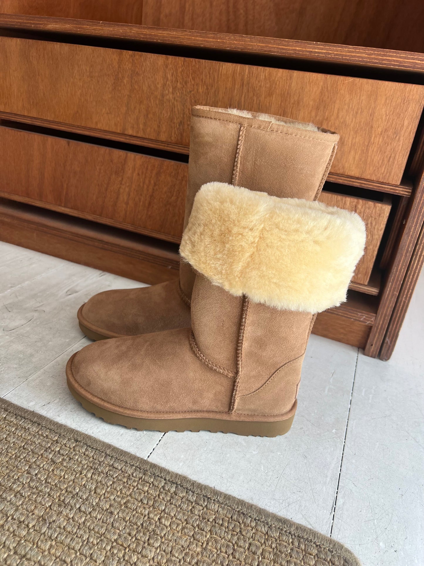 UGG Tall, Chestnut